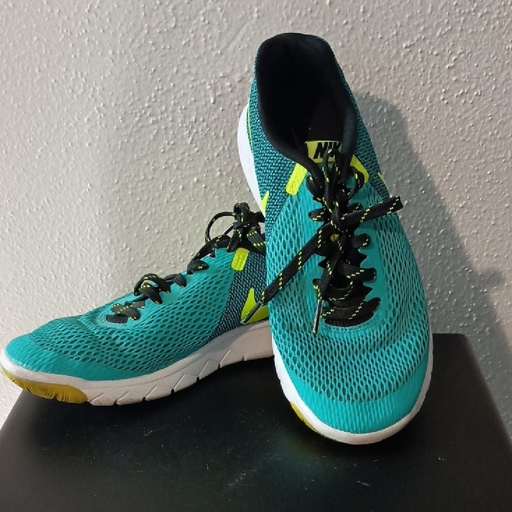 Nike Women's Turquoise and Lime Athletic Shoes